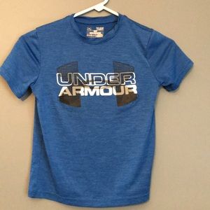 Boys Under Armour Shirt Like New Size YSM